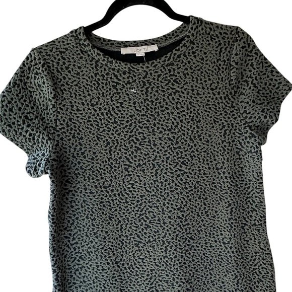 LOFT | NWOT | ANIMAL PRINT SHORT SLEEVE DRESS GREEN & BLACK LEOPARD | EXTRA SM - Picture 2 of 9
